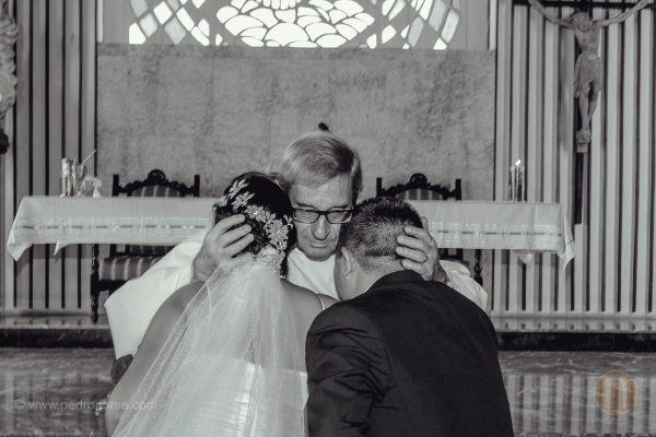 fotografia de fotografo de bodas en barquisimeto en iglesia la consolacion santa elena